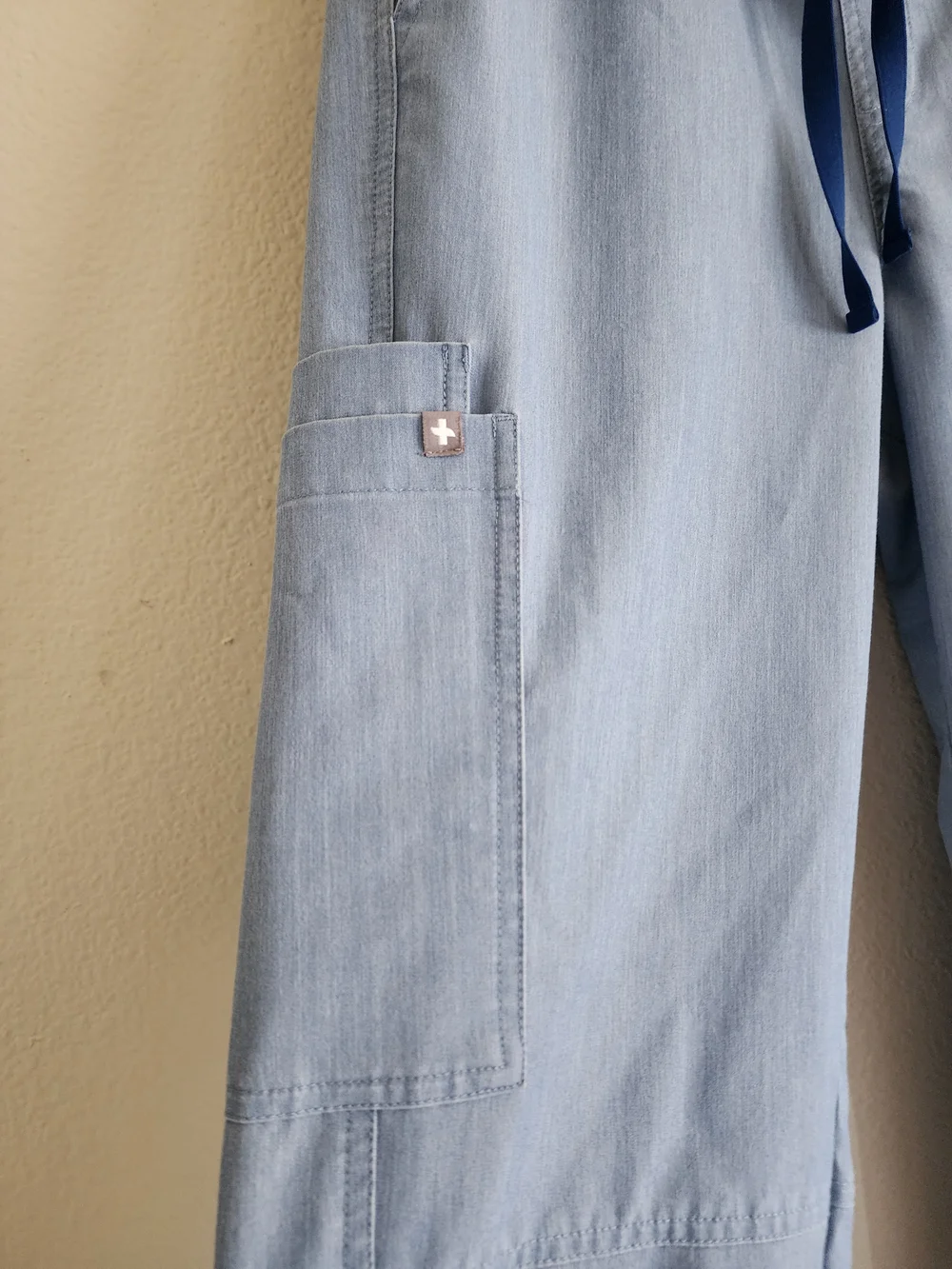 FIGS Technical Collection Axim Cargo Scrub Pants Light Blue Mens Medium T2001